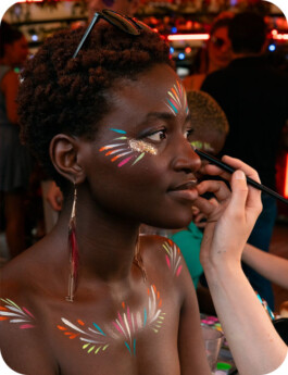 maquillage paillettes body painting